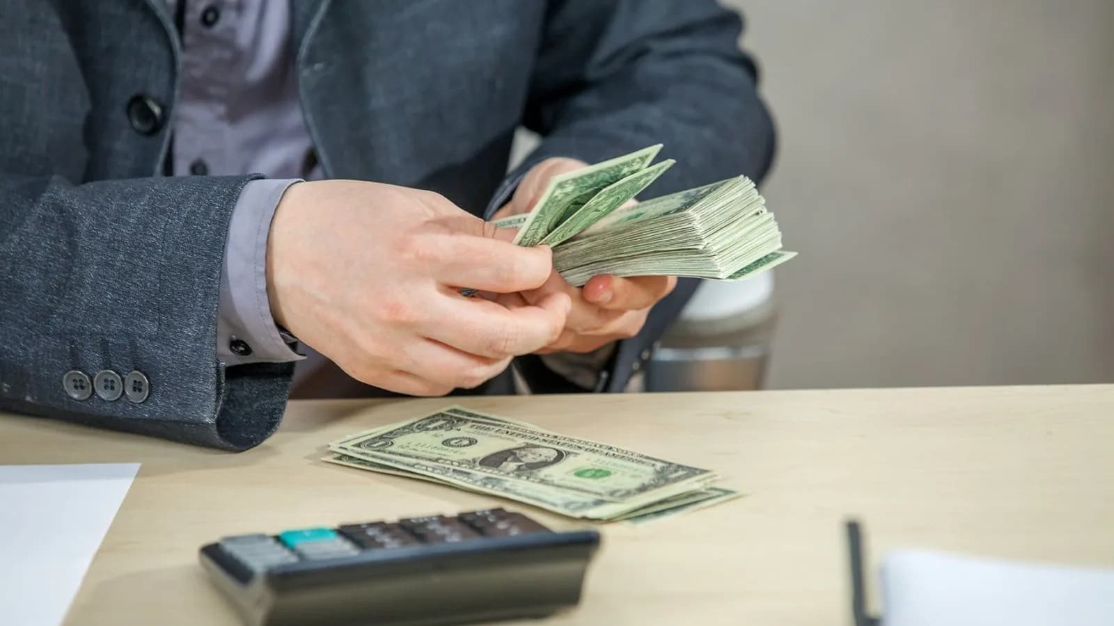 Superintendencia alerta sobre 74 entidades financieras no