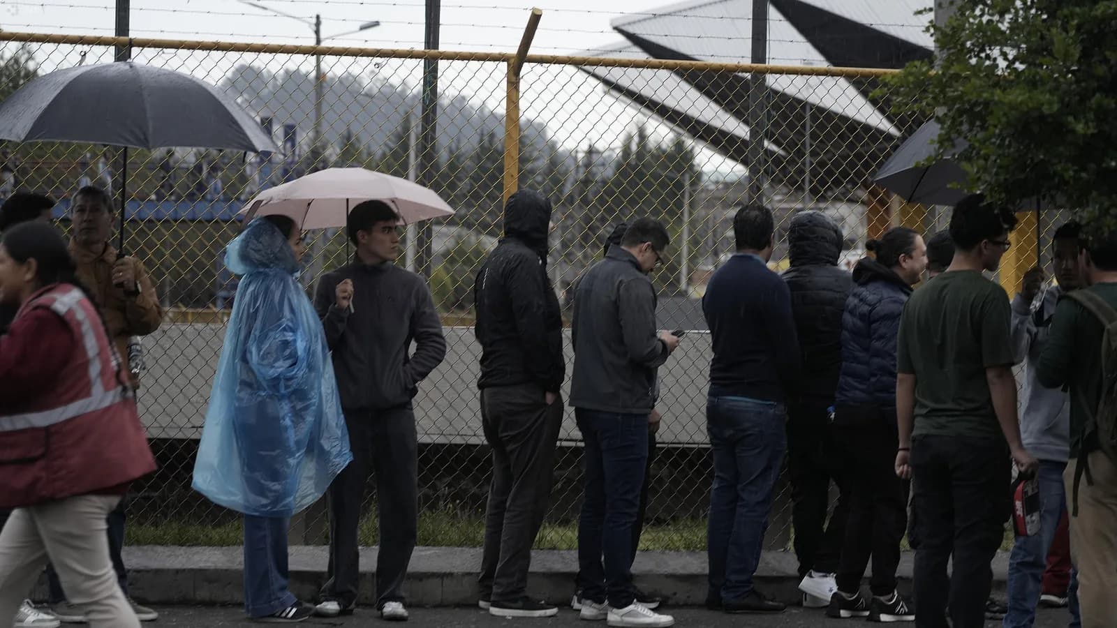 CNE prevé recintos alternativos si lluvias afectan votación