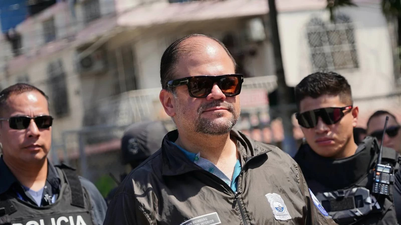 Operativos en Quito generan detenciones, cierres y