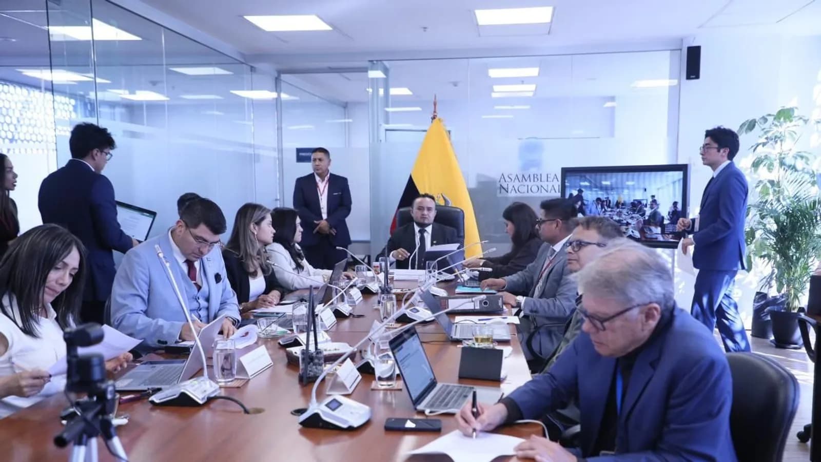 Asamblea revisa patrimonios de alcaldes y prefectos en