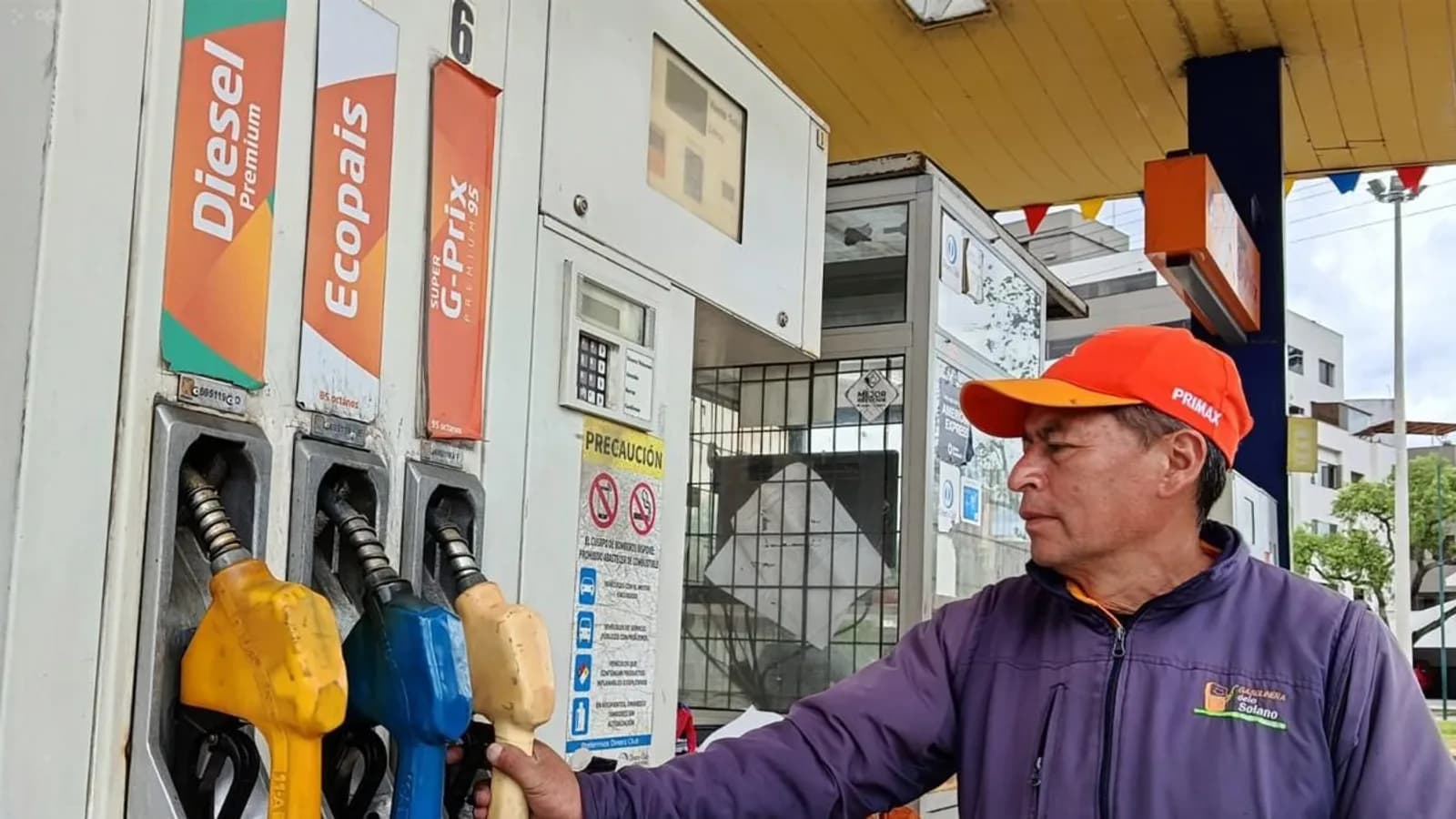 Ecuador espera nueva reducción de precios de gasolinas a