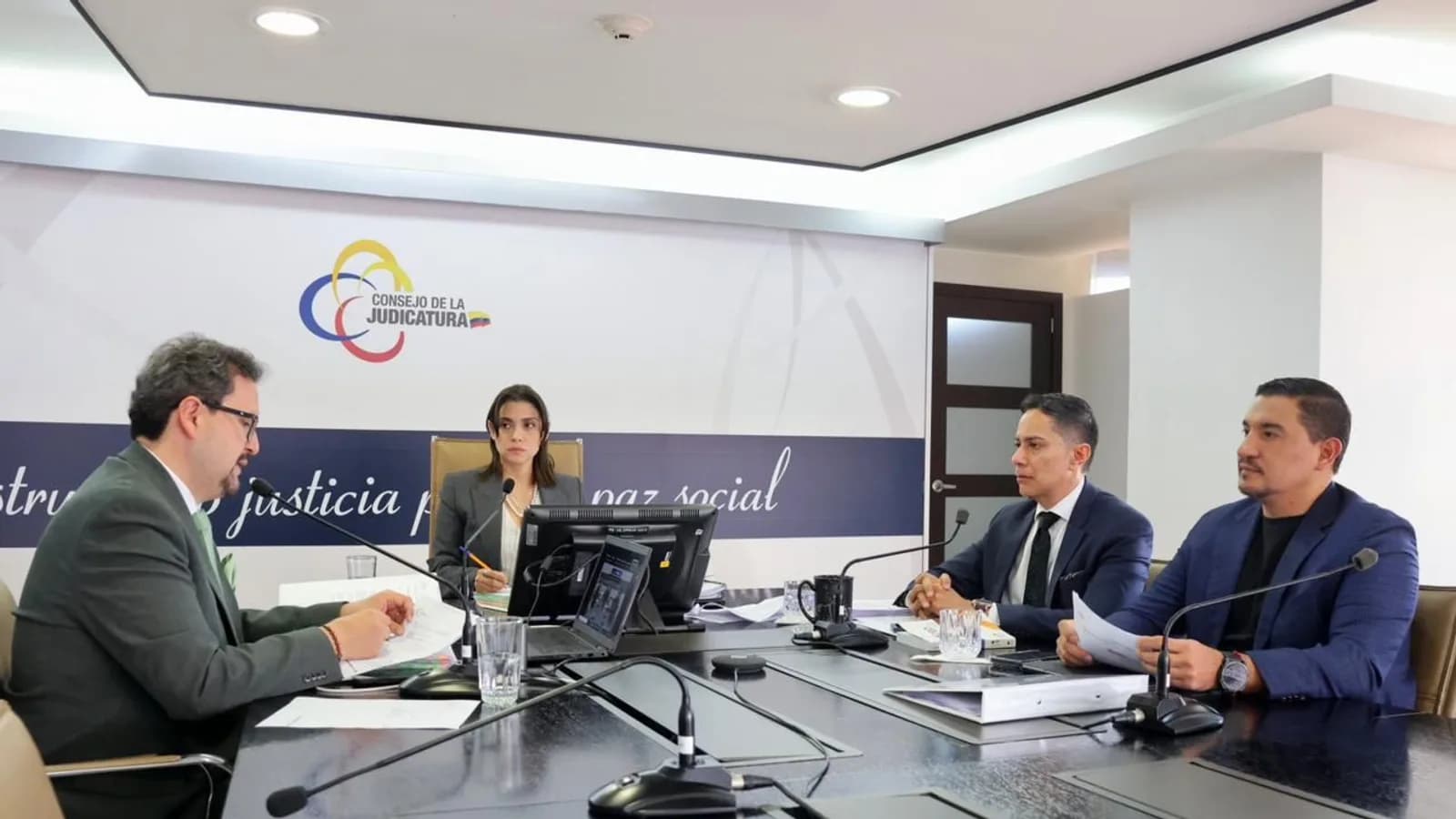Consejo de la Judicatura destituye a tres jueces del caso