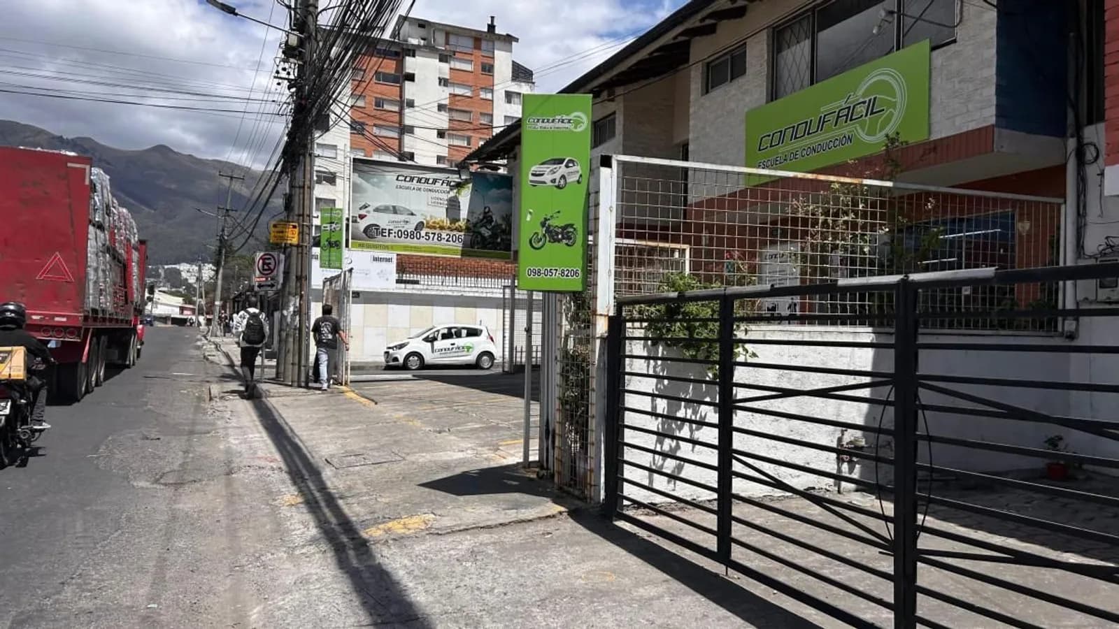 Ecuador reforma ley de tránsito con auditorías a escuelas