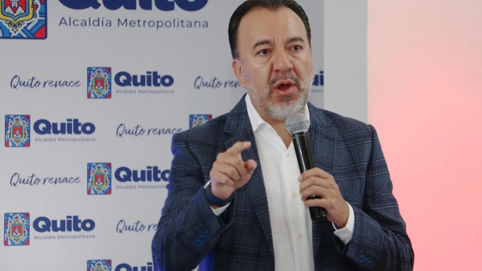 Pabel Muñoz denuncia 687 acciones legales contra su gestión